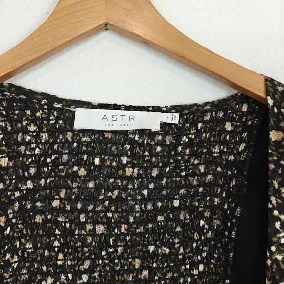 ASTR The Label Black Blush Ditsy Floral Printed Victoria Ruffle Dress Size Small - Picture 11 of 16